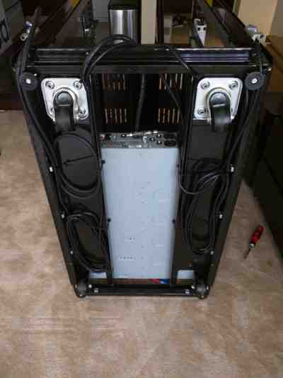 ../../_images/01-bottom-power-coax.400x533.25.jpg