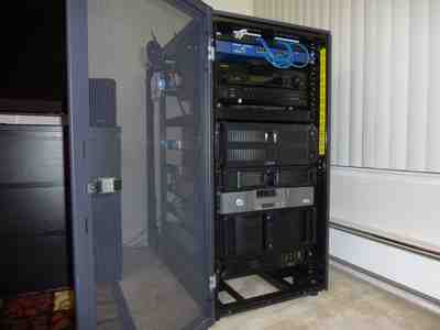 ../../_images/01-rack-cabinet.400x300.25.jpg