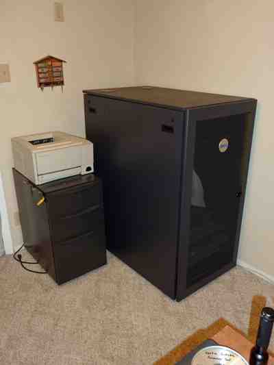 ../../_images/03-cabinet.400x533.25.jpg