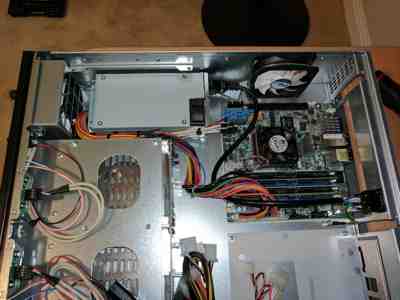 ../../_images/05-installed-psu.400x300.25.jpg