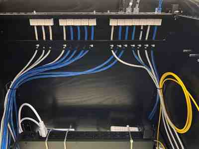 ../../_images/05-patch-panel.400x300.25.jpeg