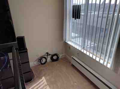 ../../_images/06-empty-corner-destination.400x299.25.jpg