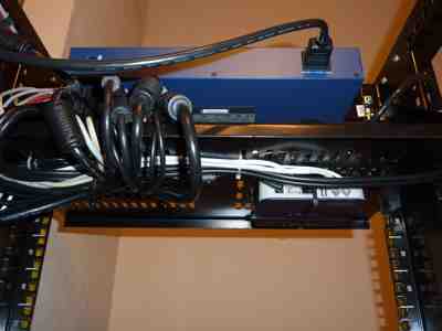 ../../_images/06-rear-voip.400x300.25.jpg