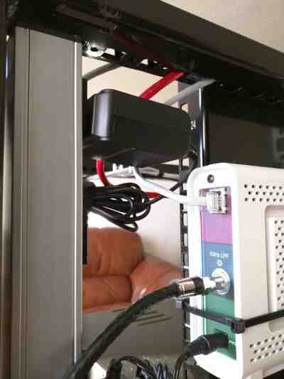 ../../_images/06-wired-cable-modem.400x533.25.jpg