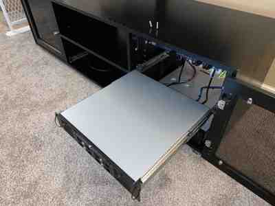 ../../_images/06_server_extended.400x300.25.jpg