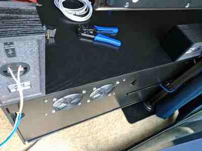 ../../_images/12-closed-rear.400x300.25.jpg