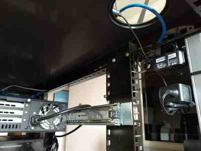../../_images/12-wifi-cables.400x300.25.jpg