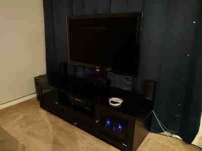 ../../_images/13-tv-cabinet.400x300.25.jpg