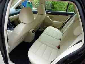 _images/20-rear-seats.300x225.25.jpg