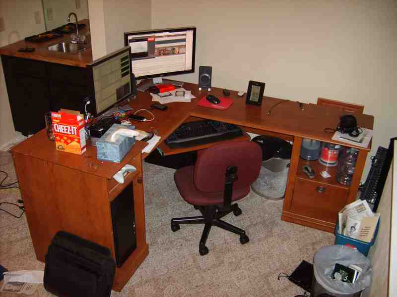 ../../_images/desk-2009-11-08-home-austin.800x600.25.jpg