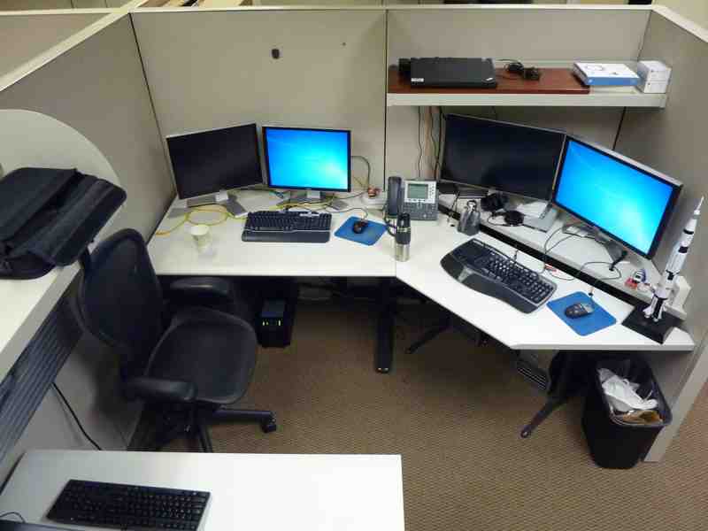 ../../_images/desk-2011-05-13-work-symantec.800x600.25.jpeg