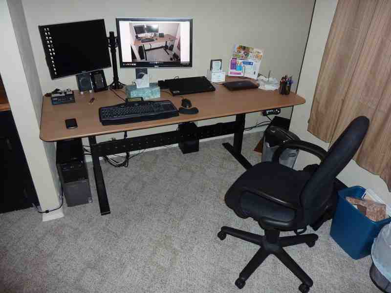 ../../_images/desk-2012-01-03-home-austin.800x600.25.jpeg