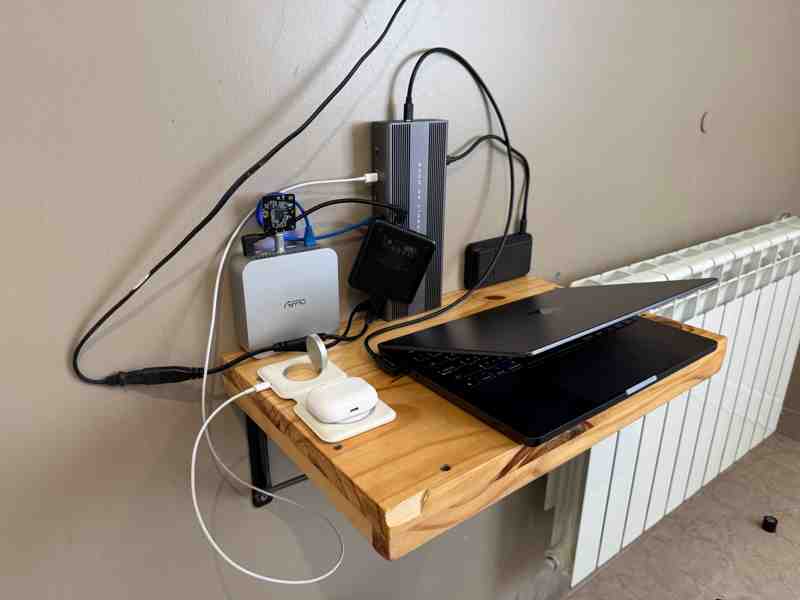 ../../_images/desk-2025-02-13-home-el-calafate.800x600.25.jpeg