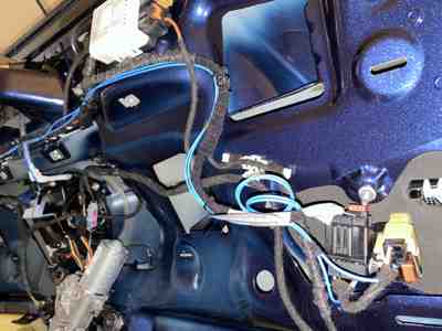 ../../_images/install-inner-wiring-passenger.400x300.25.jpg
